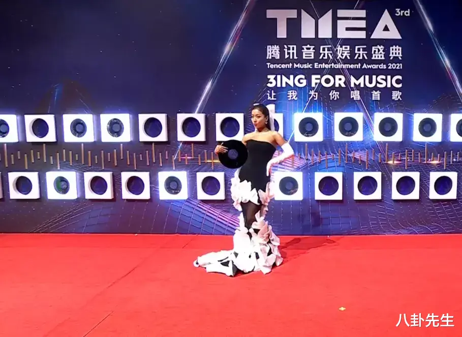 郁可唯|音乐盛典红毯高清照：郁可唯卡粉，刘雨昕状态好，金子涵发福