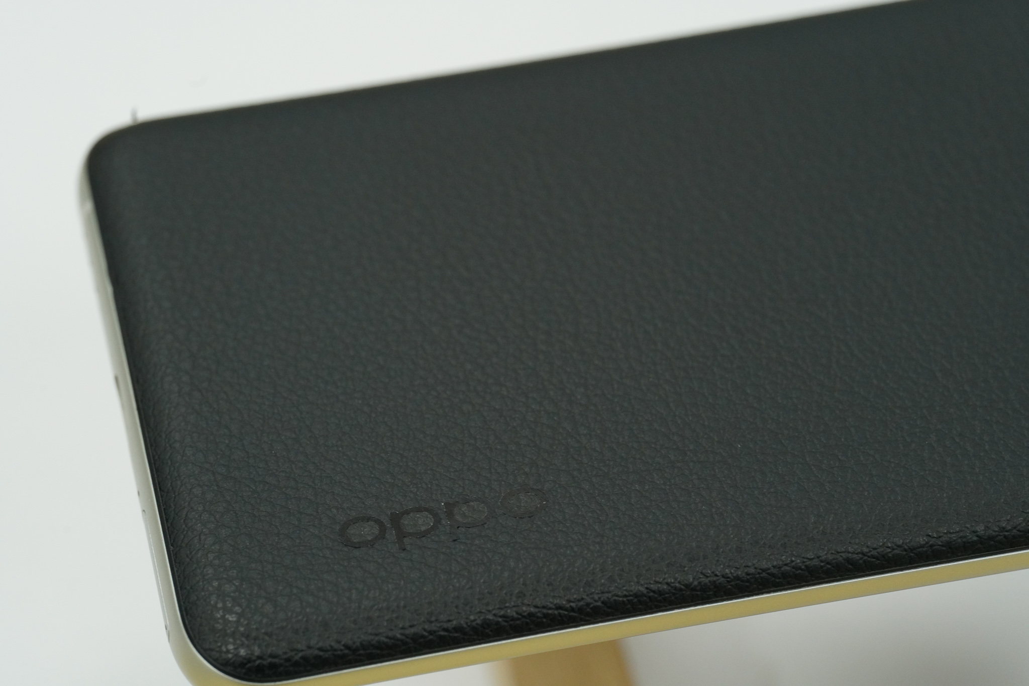 realme|完成这场跨越五年的对比后，我知道手机行业真的停滞了