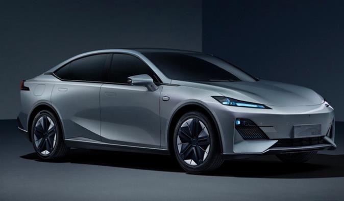 國產長安將推全新純電轎車！尺寸超Model 3，預計明年上市-圖2