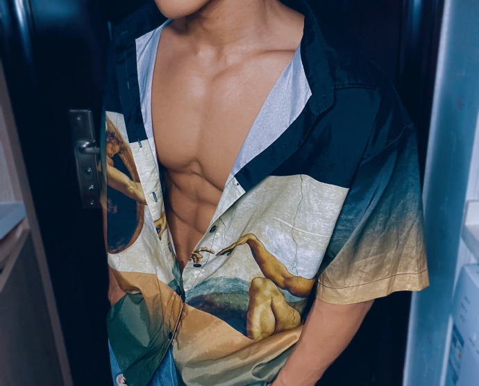 健身圈一哥|腹肌宛如搓衣板，麒麟臂健壮似公牛，侧平举1000个都是小意思！