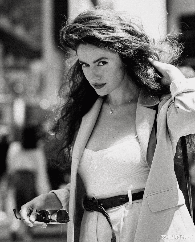 女人味|女性的迷人来自一瞬间，看3种气质的风情感演绎，诠释魅力风格