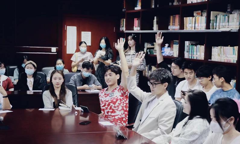 魔王樊|优秀的电竞解说是怎么炼成的？OPL“易竞星声”告诉你