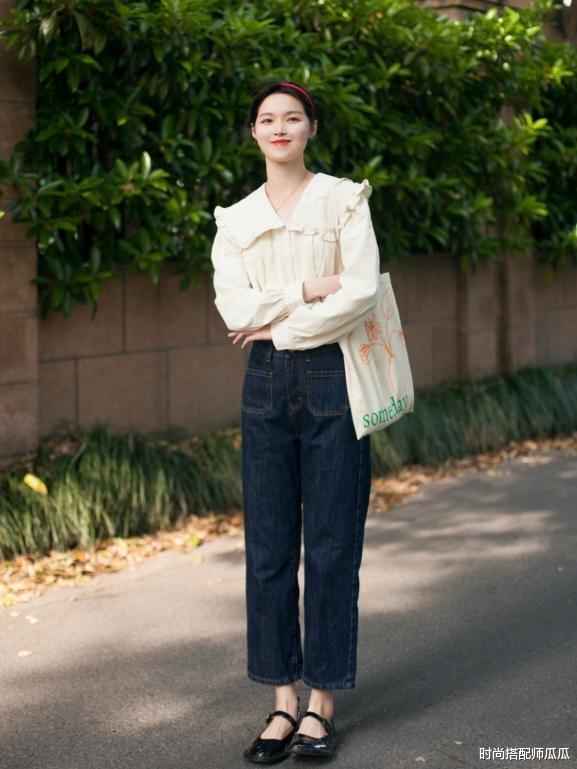 时尚搭配师瓜瓜|女人45岁以后，不管穿裤子还是裙子，少穿这2种鞋子，低级没气质