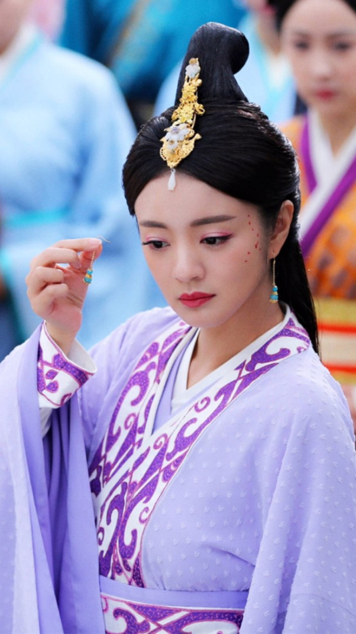 安以轩|演技不行就别怪存在感低，这4位演员反配为主，气场太强大