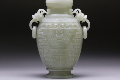 和田玉籽料|舊藏和田玉籽料“双龙兽面活环赏瓶”