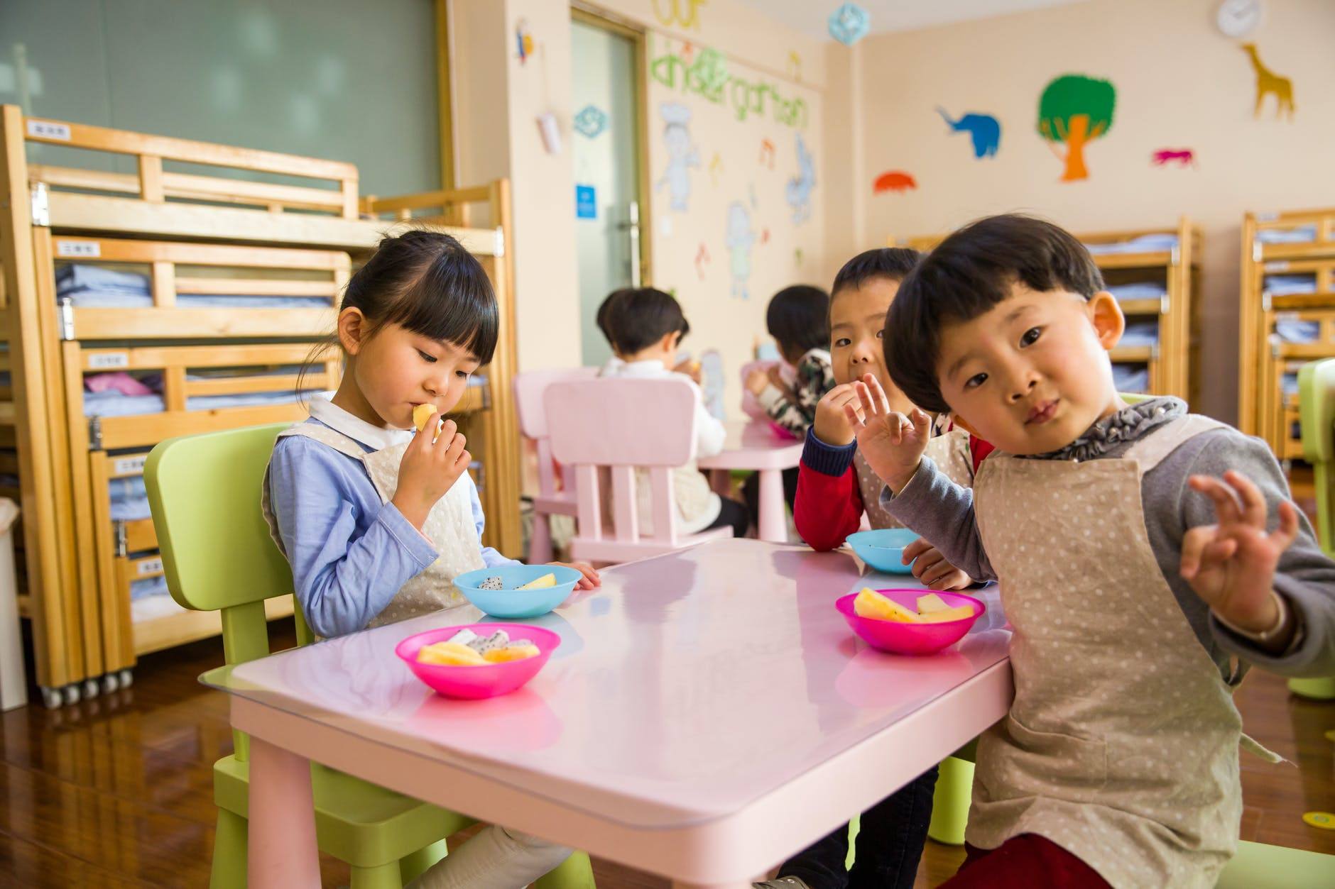 诺妈家有男宝娃|孩子上幼儿园，家长更焦虑 ：3个忽视问题，却最能安抚孩子情绪