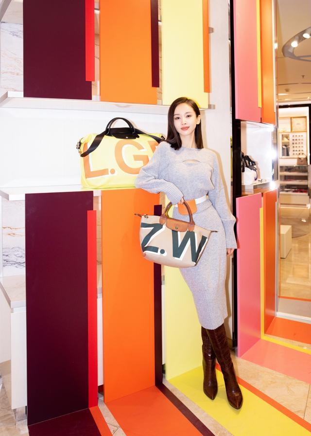 旗袍公馆 王子文才1米59?穿针织裙亮相比例真好,恋爱后也变温柔了