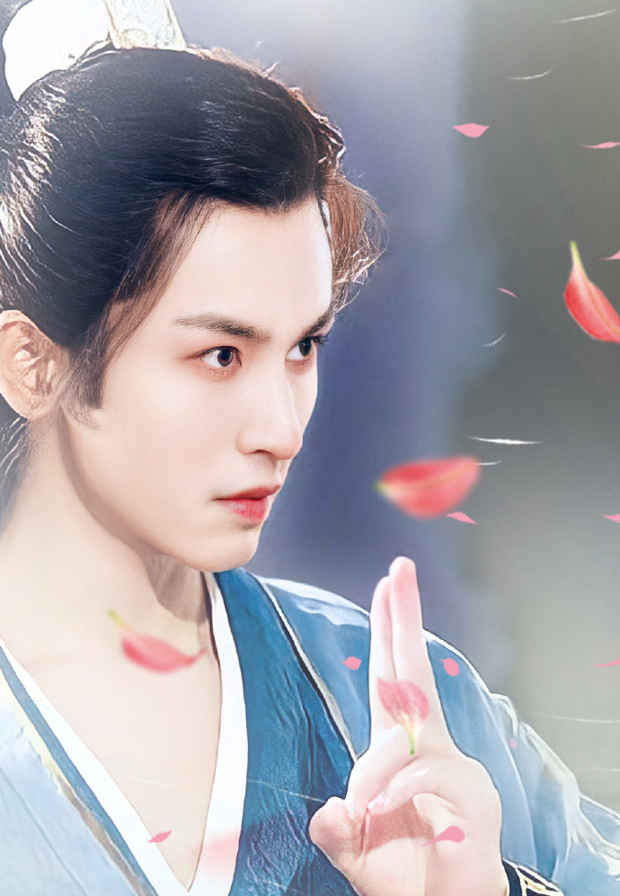 韩烨|改变张哲瀚命运的两件事，一件是变卖家产从艺，一件是与神社合影