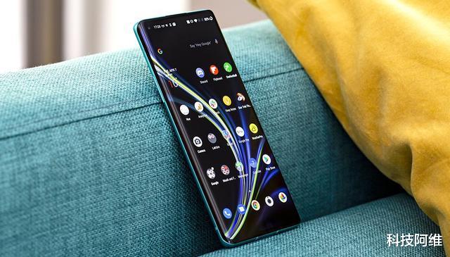 華為手機|曲面屏旗艦僅售3199元，2K+30W無線充，支持頂級IP68防水售價親民