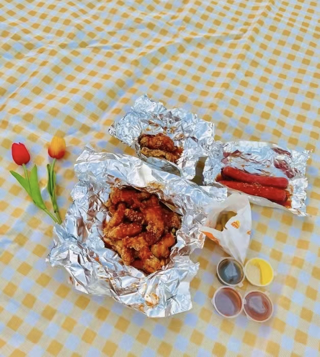 陈意涵|张馨月开保时捷带女儿野餐，不被林峯允许工作，在家当全职太太