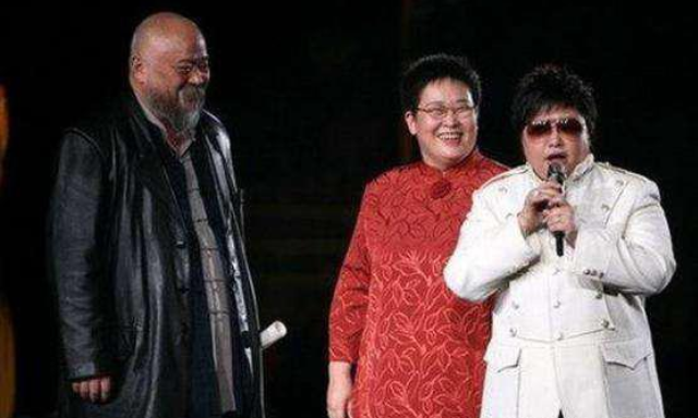 央视|继央视女间谍成蕾被捕，又一主持人栽了？白岩松罕见发声道破玄机