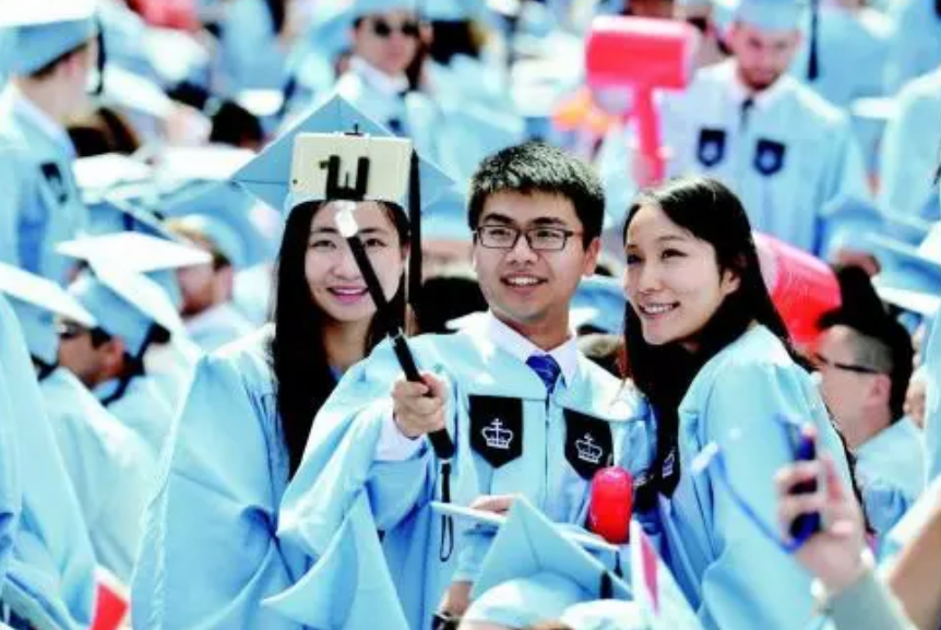 甲级写字楼|留学生回国求职遭遇“冷板凳”，学历不被看好，洋学历不吃香了？