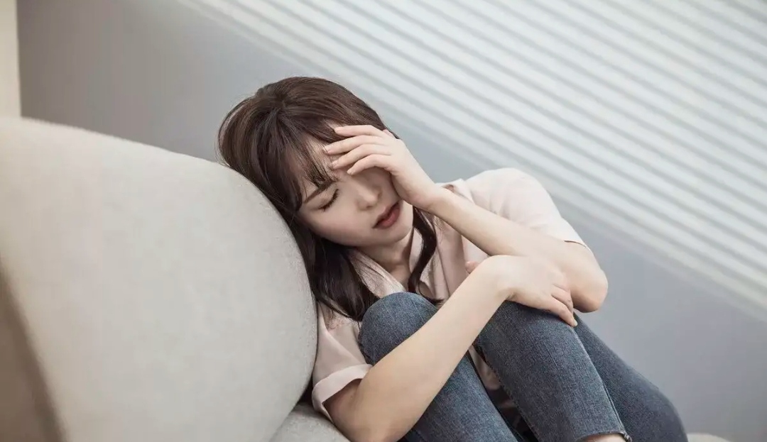 嗨咯情感说 爱是理解，爱是包容，人生总有磕磕碰碰