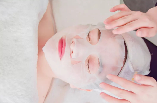 护发素 建议女生:洗完澡后,注意这4点,皮肤会变得更加水润,有光泽