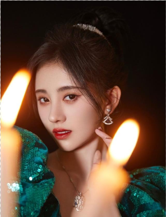 鞠婧祎|男网红称鞠婧祎做了颧骨内推后遗症多,网嘲难怪她吃面包嚼几十次