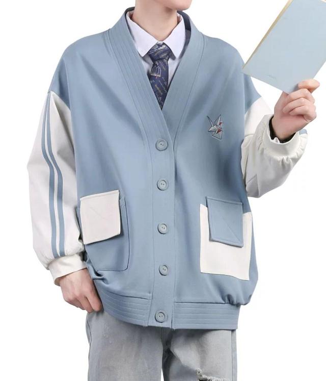 李菲儿|《伪装学渣》漫画出衍生服饰了，一共四套JK，很适合学生党