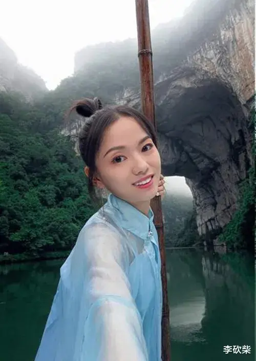 杨柳|踏一根竹子便可在水中跳舞的绝技，这25岁贵州女孩，惊艳了世界