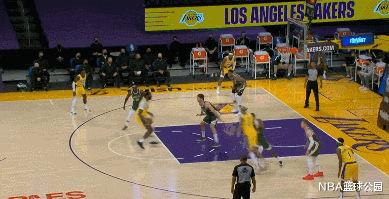 湖人队|4分2板！湖人又一失败引援，全明星中锋伤退，攻不进防不住还不如小加