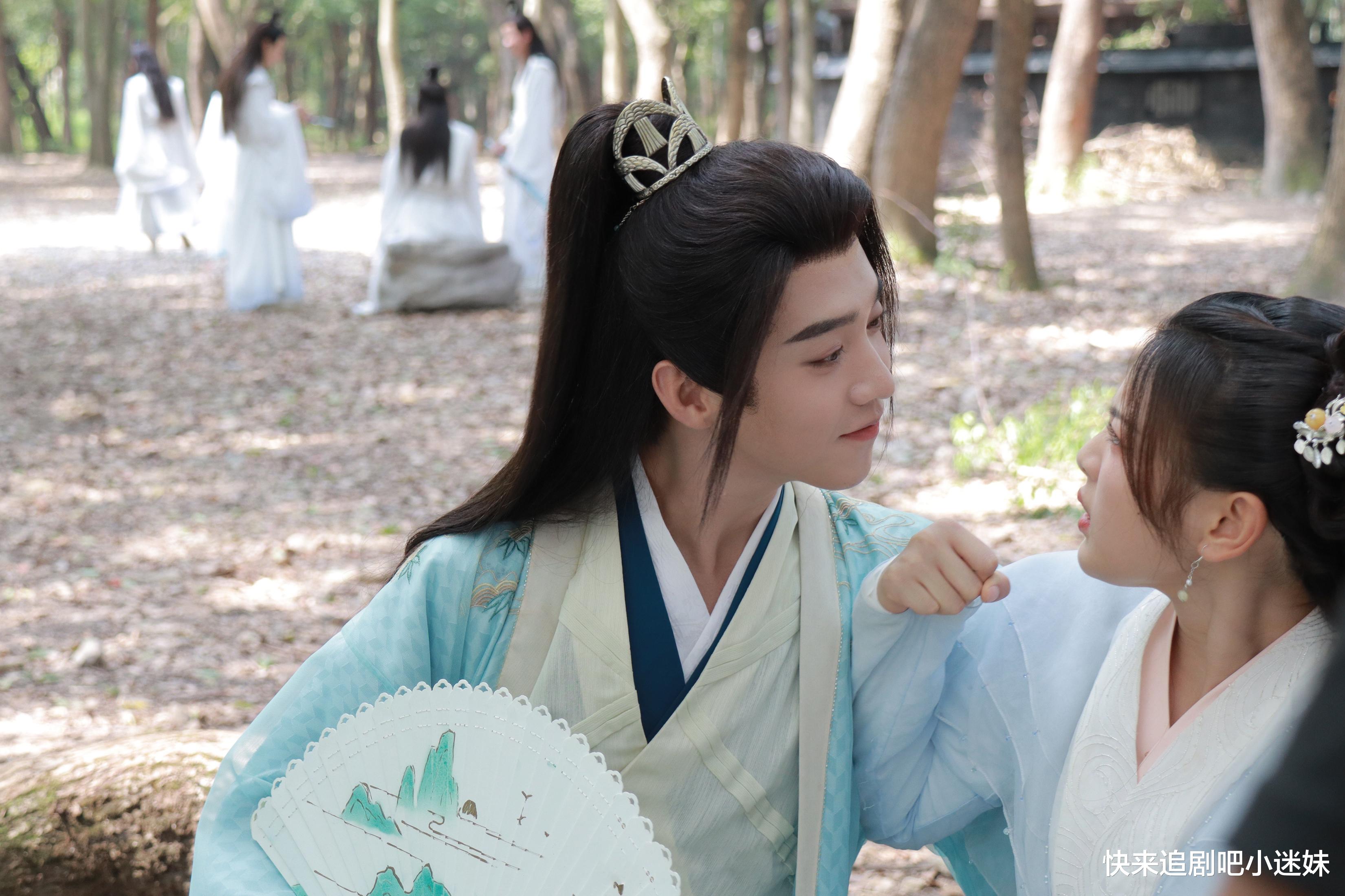 杨超越|《重紫》杀青，杨超越挑大梁，演技却是不确定因素