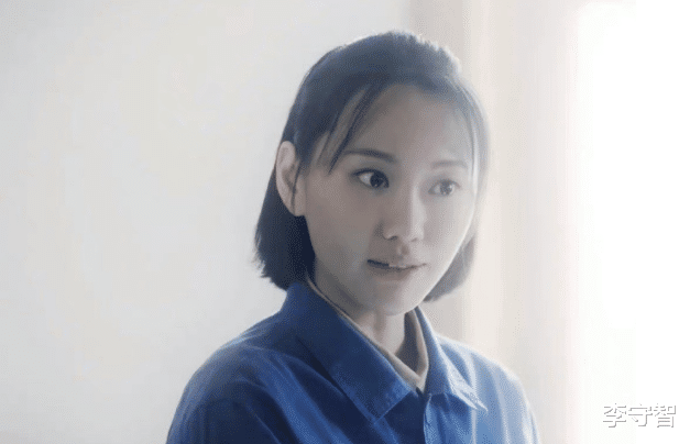 闫妮|闫妮在电视剧《突围》里带女儿演戏，与靳东耿乐黄志忠飙戏很精彩