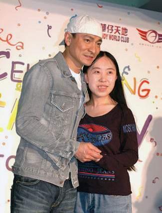 刘德华|为什么当年刘德华不敢公开恋情，看看杨丽娟的行为就明白了！