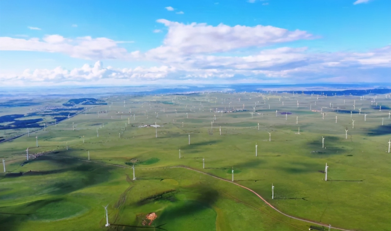 南粤海风 生态优先 绿色发展之典范——乌兰察布