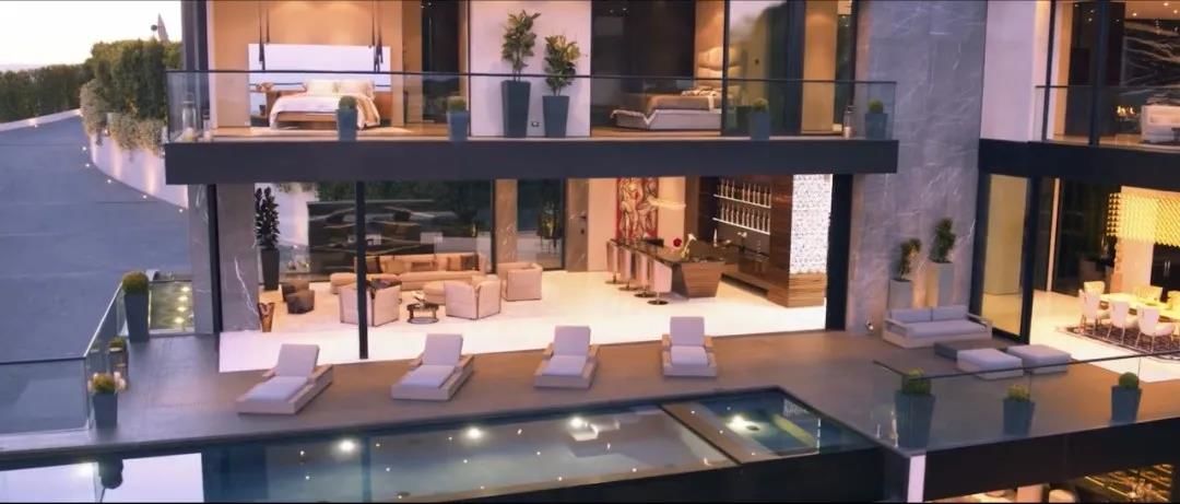 “壕”无人性!5个卧室9个浴室,王思聪的1600平豪宅位最尊贵地区