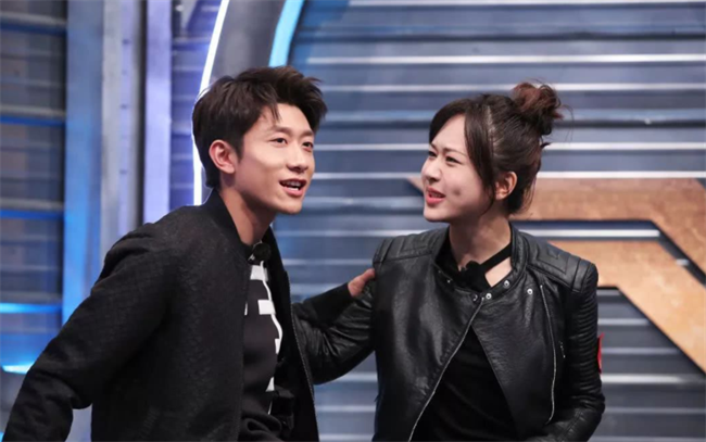 张一山|网友实名举报，张一山被警方通报，同行的女生直接被推上热搜