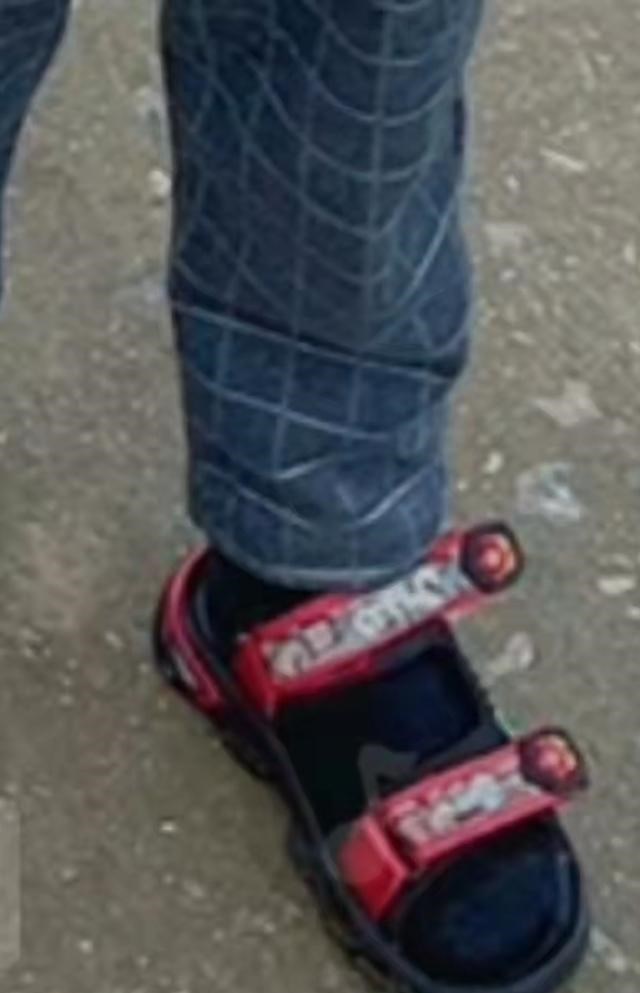 阳光语言矫正说|田静一家感受乡间风情,悦悦穿汉服,奇奇的鞋子太接地气