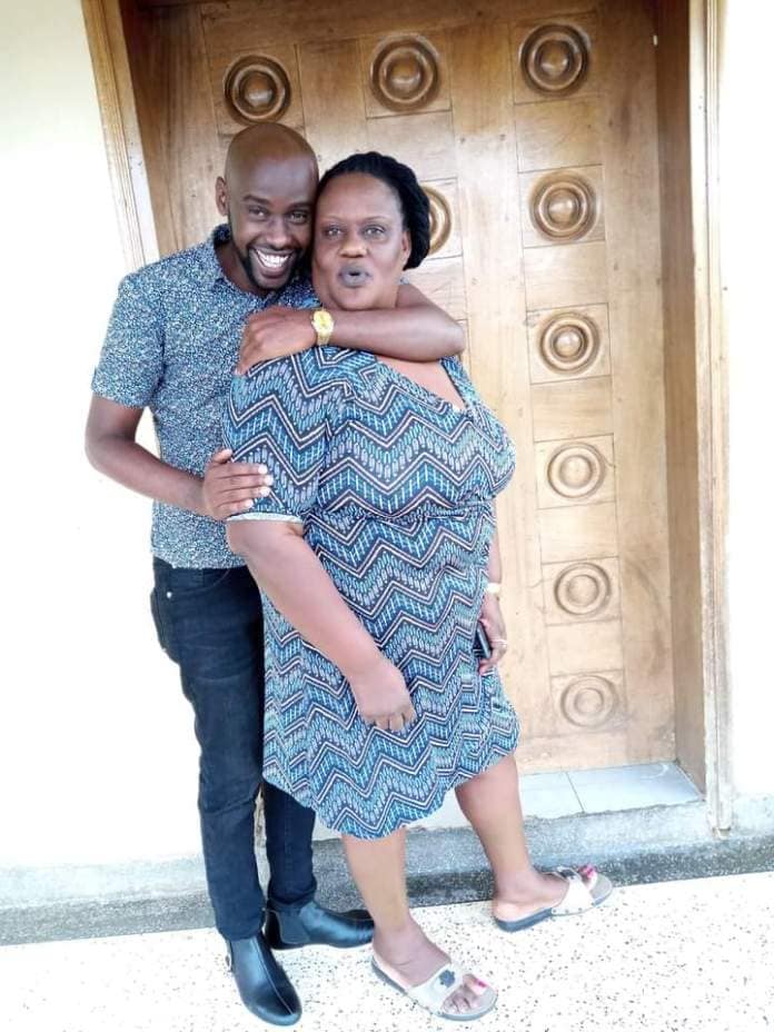 |祖孙恋,62岁非洲公主热恋25岁鲜肉,结婚1个月女方就去世了