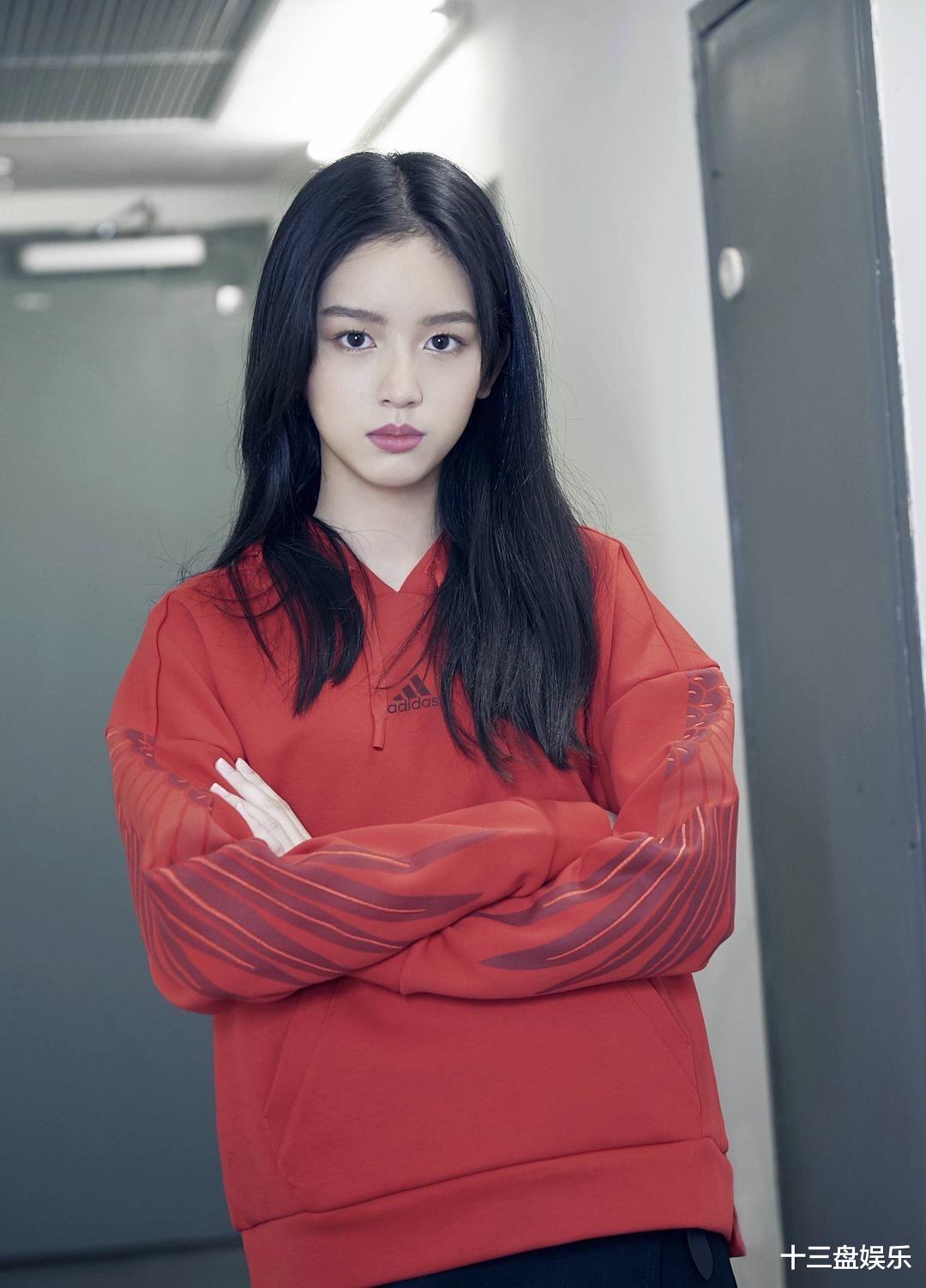 刘浩存|中国电影圈没人了？张艺谋力捧的谋女郎入围最佳女主角引争议