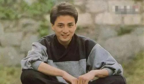 |娱乐圈六对年龄差距大的情侣，都是狠人，最大差49岁，最小差20岁！