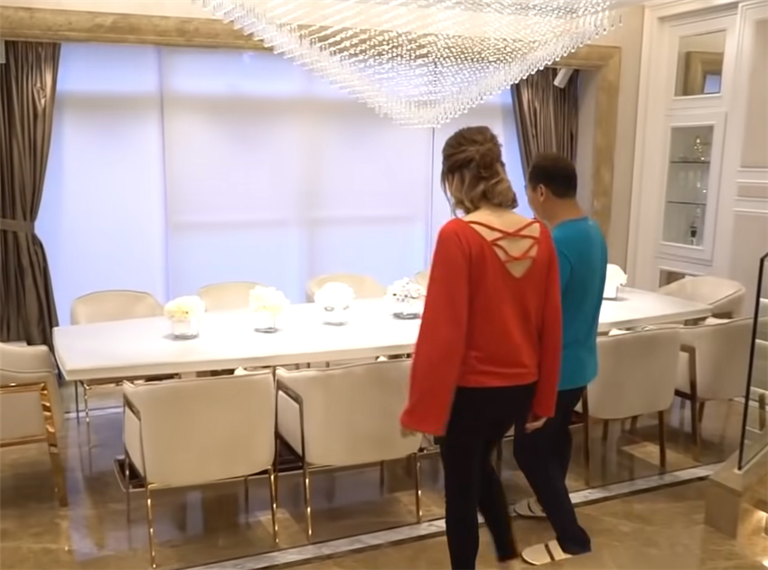 徐淑敏|港姐徐淑敏和黄浩夫妇371㎡别墅，200W装修厨房，3层住宅豪气逼人