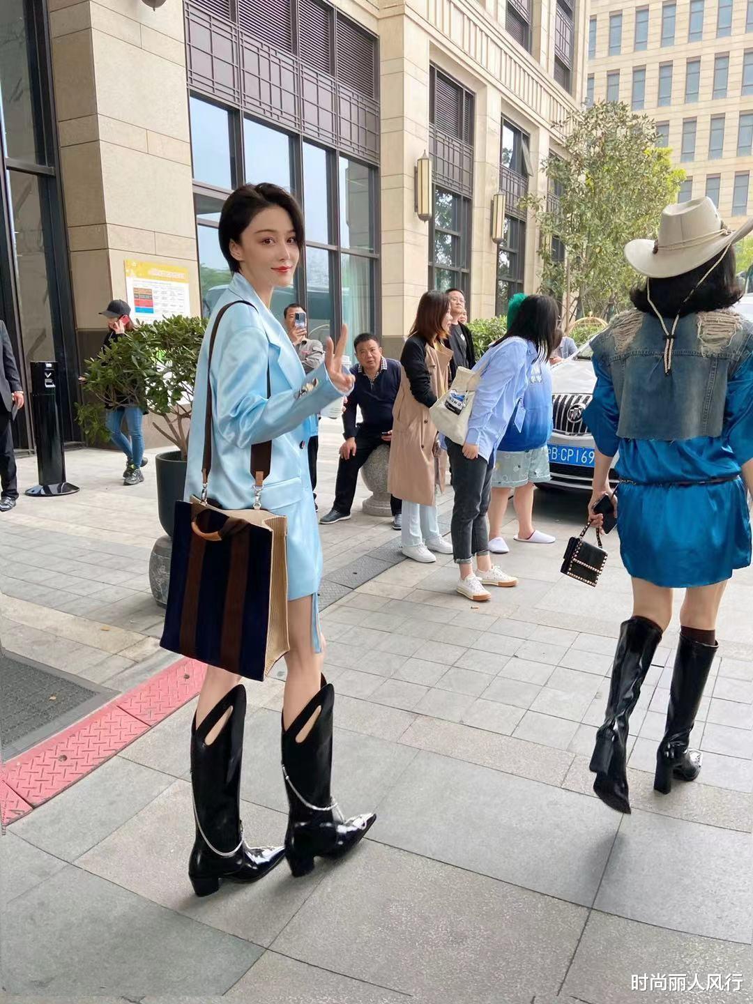 时尚丽人风行|张馨予军人老公高调露面！神仙侧颜帅成偶像剧男主，穿T恤不输明星