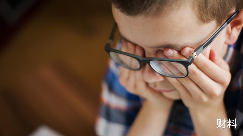 营收|一片镜片成本多少？“眼镜第一股”揭晓答案：成本不足7元