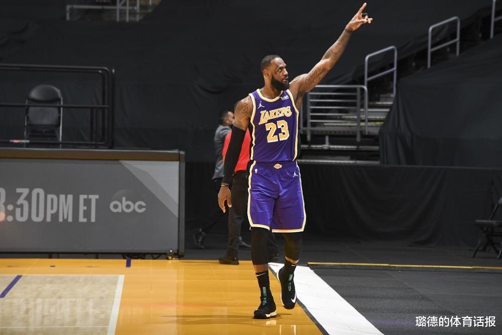 勒布朗·詹姆斯|传奇！失误数历史第一，帕金斯仍赞詹皇：第18个赛季还在炸篮筐
