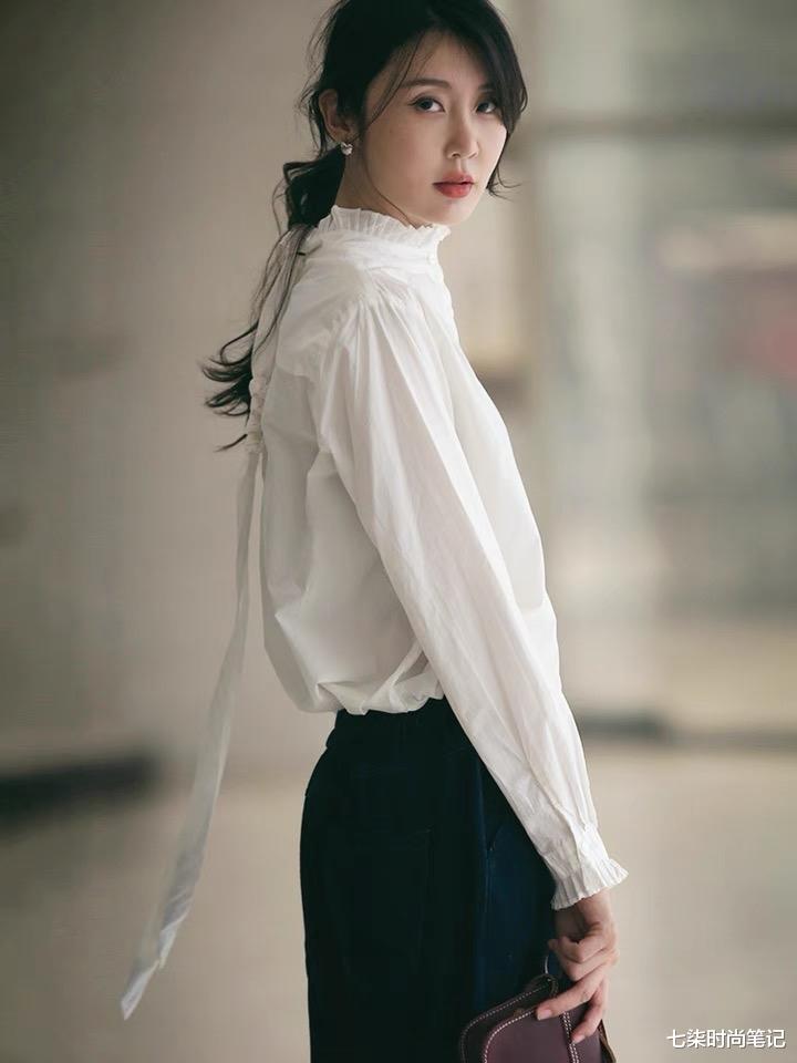 七柒时尚笔记 降温了，外套里面穿什么？用这几件经典内搭，解决你的穿衣烦恼