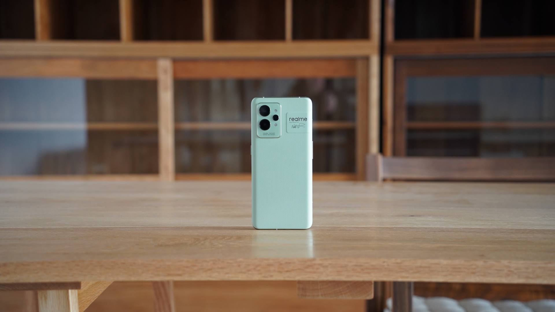 抖音|高端旗舰的开山之作,不止设计与影像,realme真我GT2 Pro评测