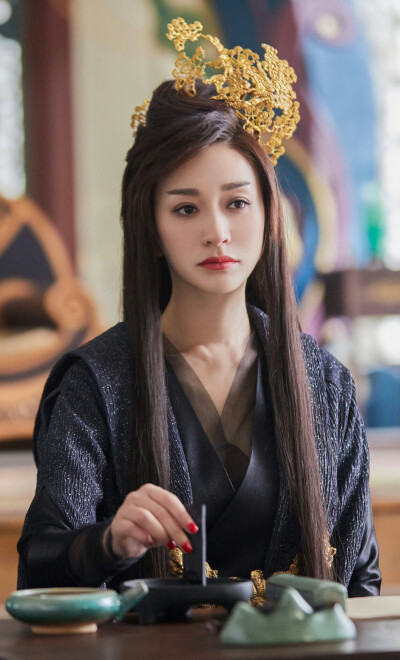 孔雪儿 女明星为了上镜有多拼,穿湿衣服演戏,吃水煮萝卜白菜都是常态