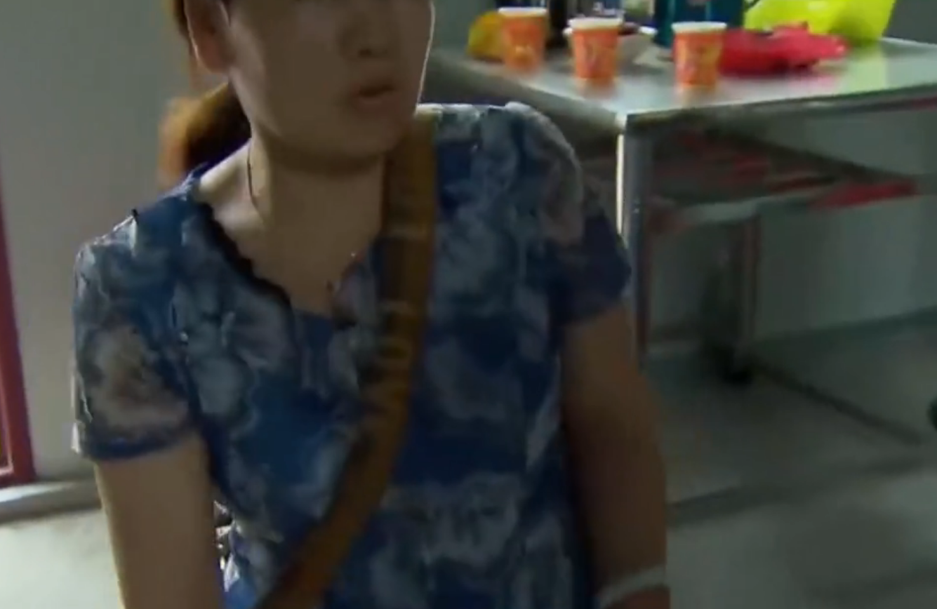 楼市|因重男轻女，把女儿送人，得知女儿名下有两套房产，又急着认亲