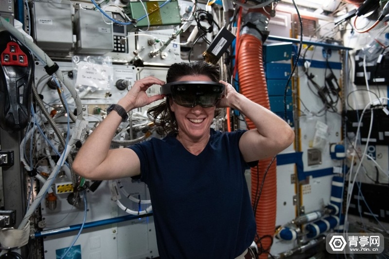 通过HoloLens远程协作，NASA用AR远程维护ISS实验设备