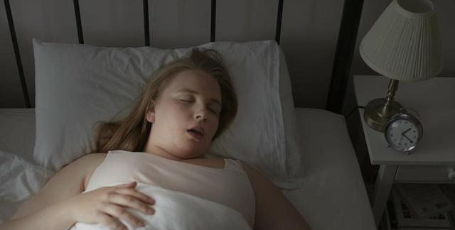 胆固醇|睡觉时双脚“露在外面”是好是坏?与肝脏有关吗?建议了解