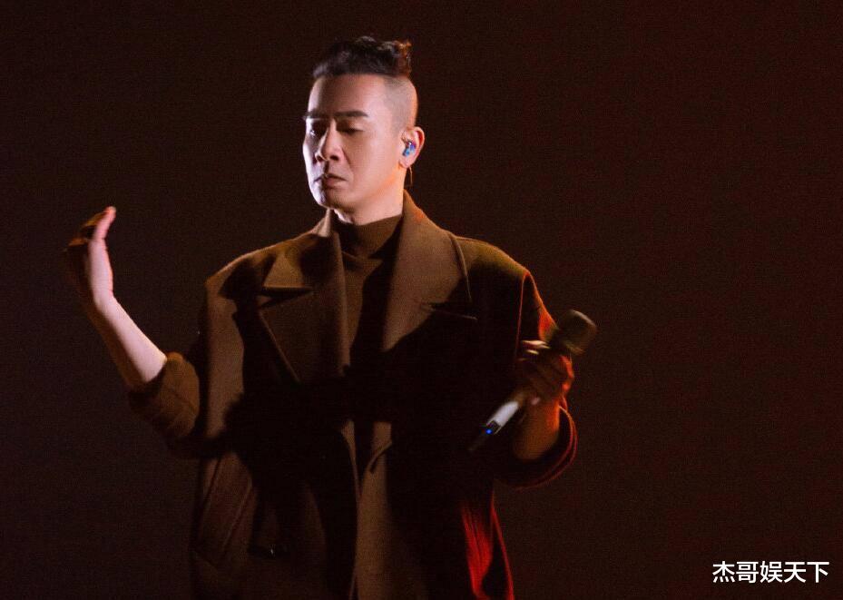 张卫健|《追光吧》必出圈的7位，2人靠资历，3人靠话题，2人靠节目组力捧