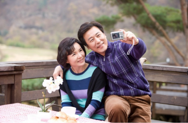 天下通 江苏一男子勒死妻女后自缢身亡：却发现养了20多年的女儿不是亲生