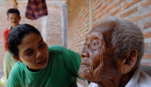 长寿秘诀|被死神遗忘的人:146岁时因为这个原因绝食,长寿秘诀竟是抽烟?