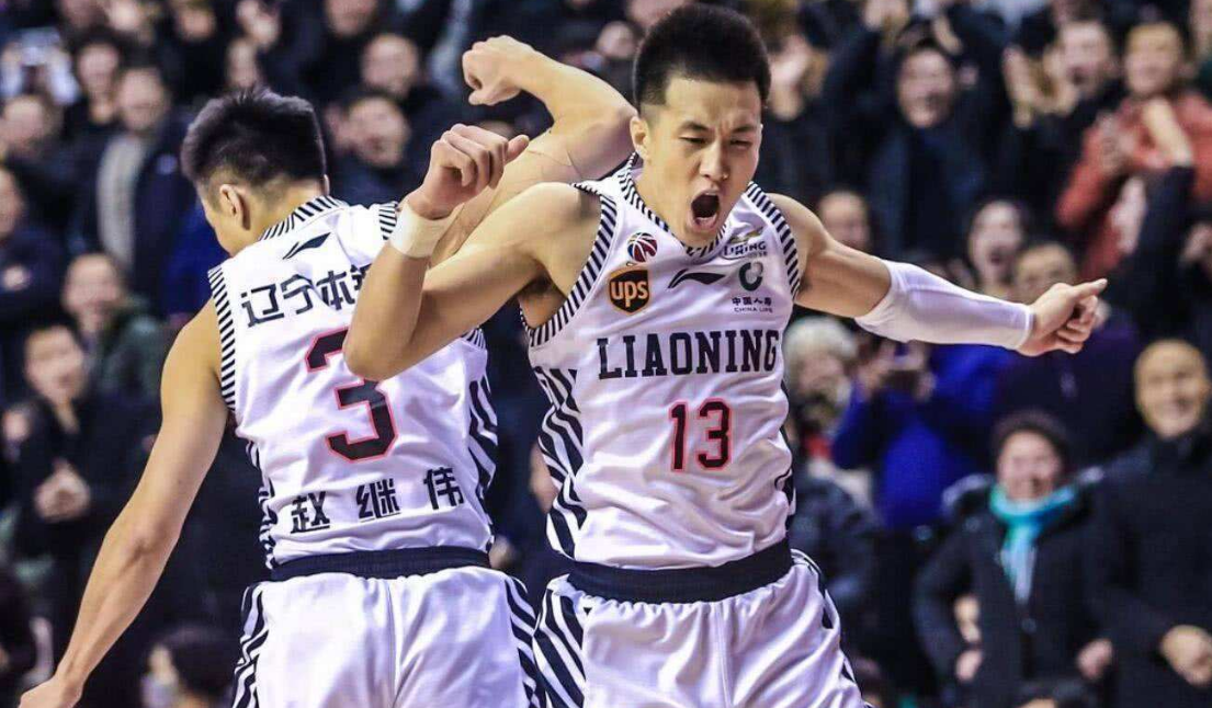 辽宁男篮|杨鸣甩锅给队员，郭艾伦赛后表达不满，球迷：辽宁这是雪上加霜！