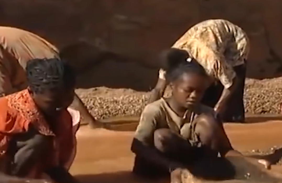 奇趣大天|非洲钻石为什么叫“血钻”?暴利行业!太多人为了生活拿命换钱屡禁不止!