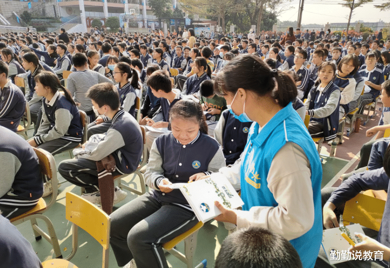 假期安排|大中小学生有望迎来“新假期”？放假时常7天左右，家长却犯了愁