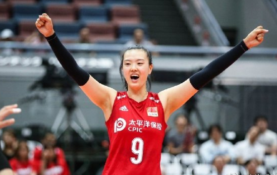 郎平|中国女排拿泰国泄愤！0-3输日本后，打出疯狂3-0，郎平终于满意了