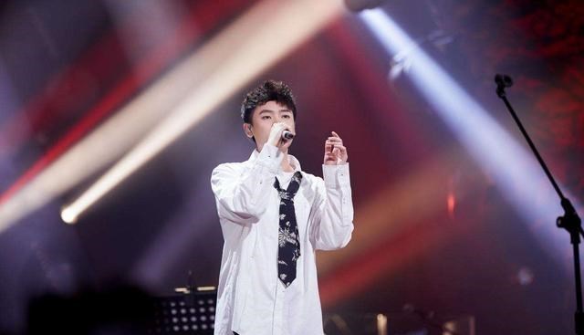 唐艺昕|华语乐坛没希望没未来？高手在民间，22岁的他未来的路还很远